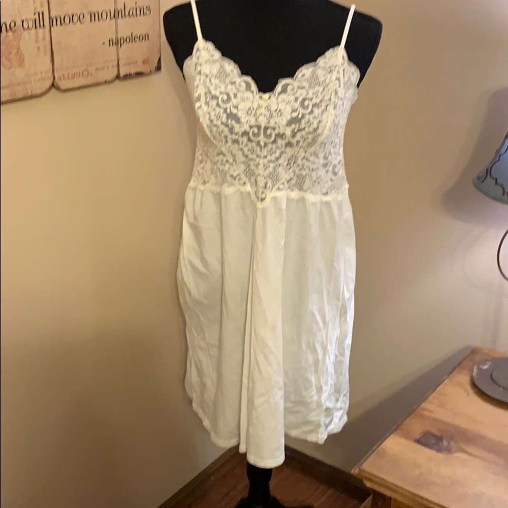 EUC Gorgeous lace/cotton nightie - M